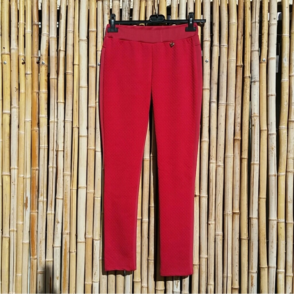 Seduzione Italian-Made Red Skinny Pull-on Pants, Small Textured Front Leggings